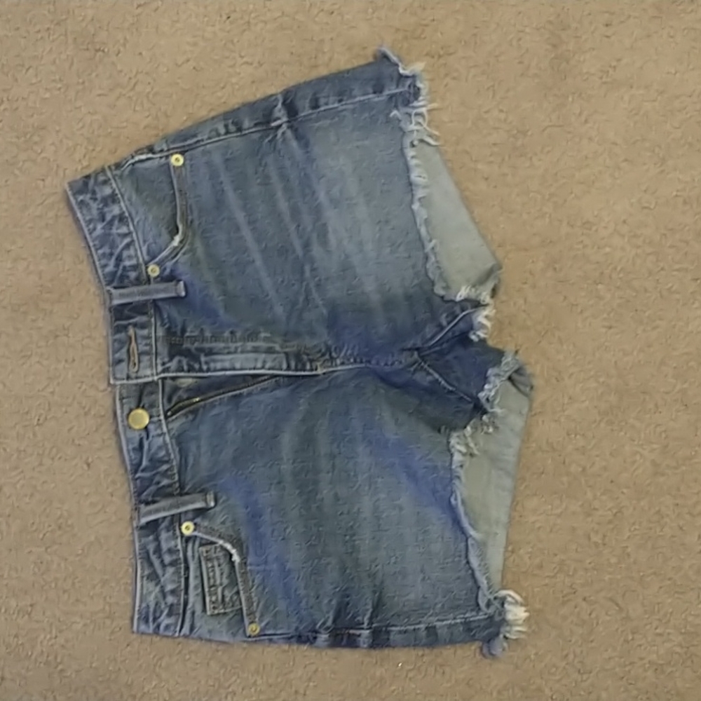 Woman's jean shorts